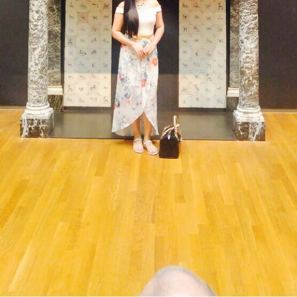 Beautiful forever new dress - Picture 4 of 7